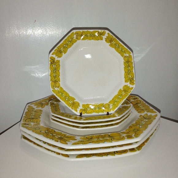 7 INDEPENDENCE IRONSTONE PLATES - Picture 9 of 10